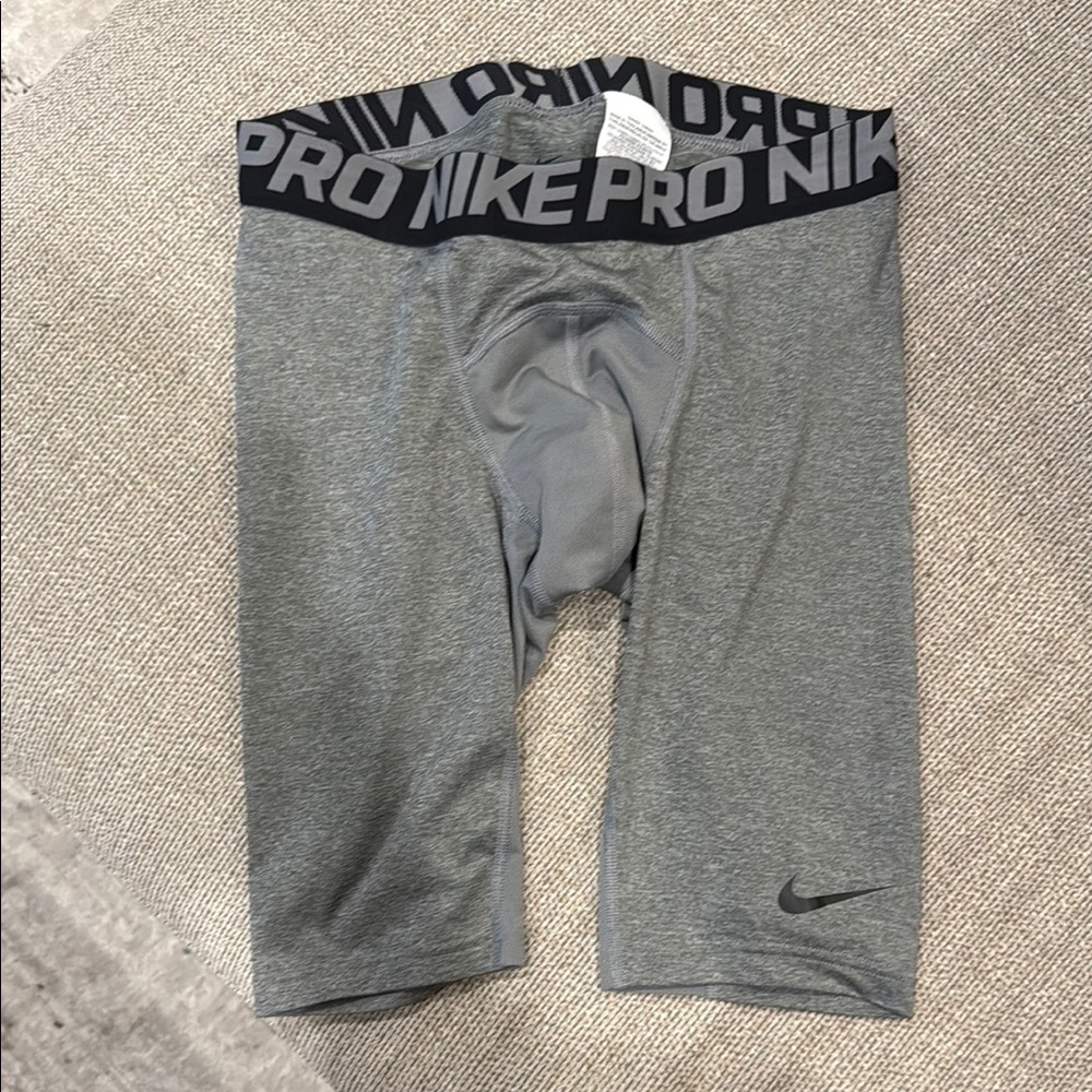 Nike Gray Compression Shorts LG Men’s